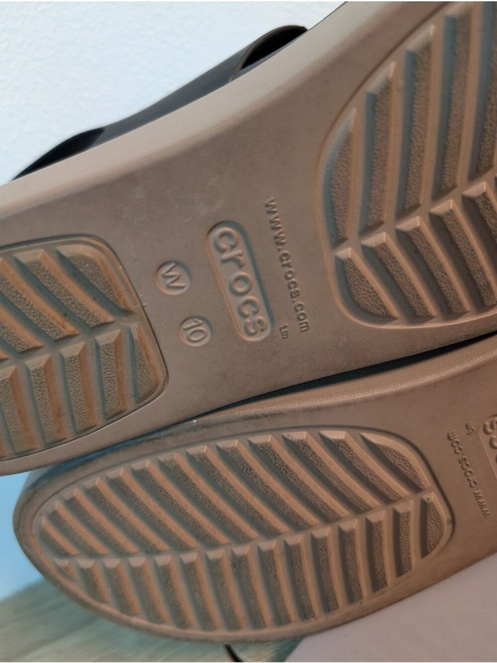 Crocs Sandals Women's 10 Black Brooklyn Low Wedge Comfort Summer - Picture 11 of 11